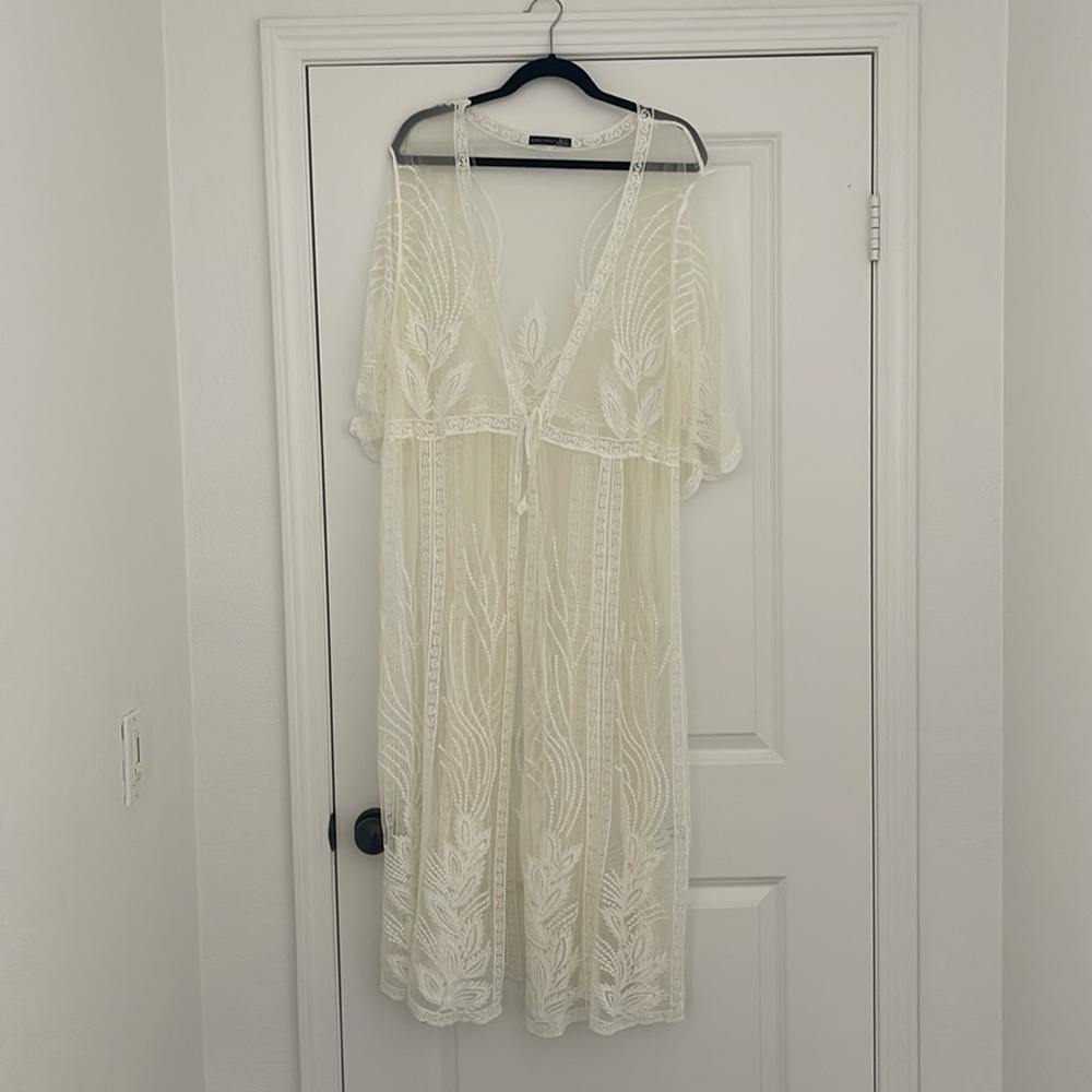 Lace Beach Cover-Up Off-White